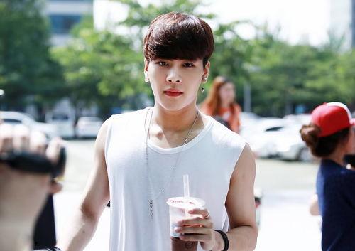 2022娱乐圈吃瓜王嘉尔大合集,王嘉尔成年度“吃瓜王”  第3张