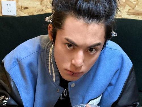 吃瓜娱乐间王鹤棣,吃瓜娱乐间，揭秘明星背后的故事  第2张